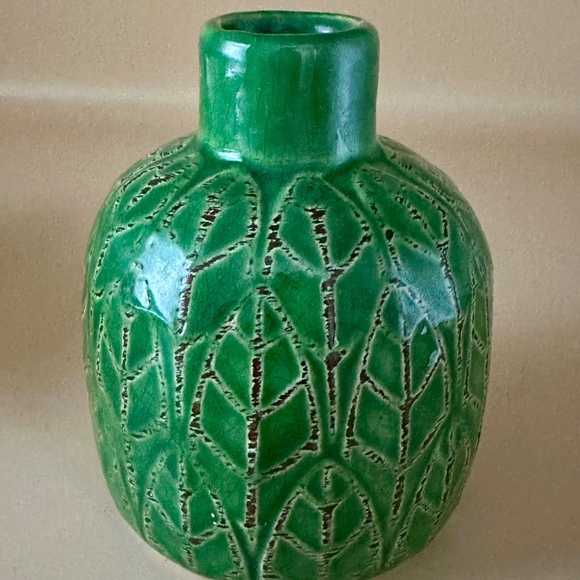 Small Green Vase and Pumpkin Decor - Picture 10 of 10